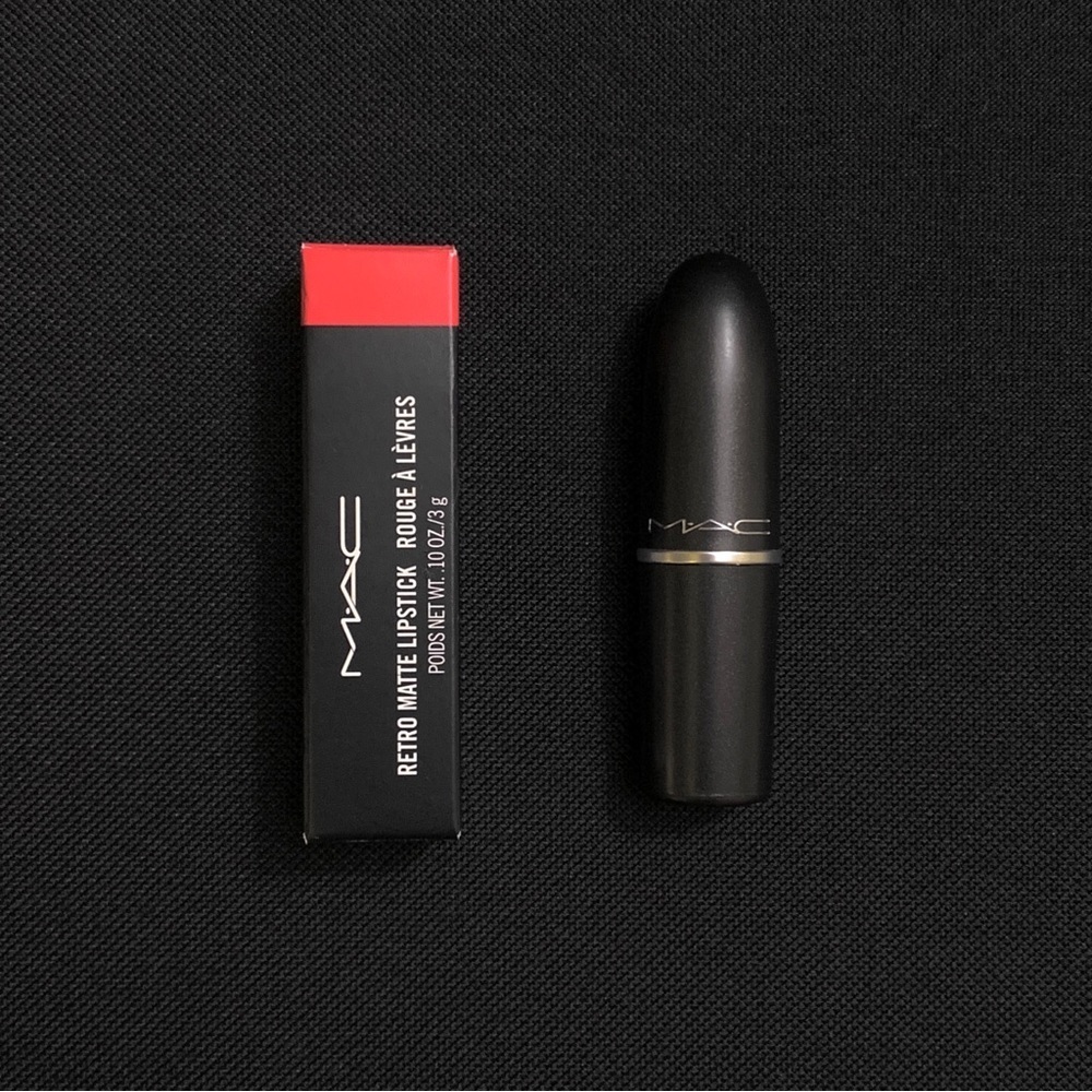 MAC Relentlessly Red Retro Matte Creamy Lipstick — Full Size .1 oz